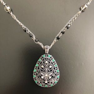 Premier Designs Teardrop Pendant Necklace